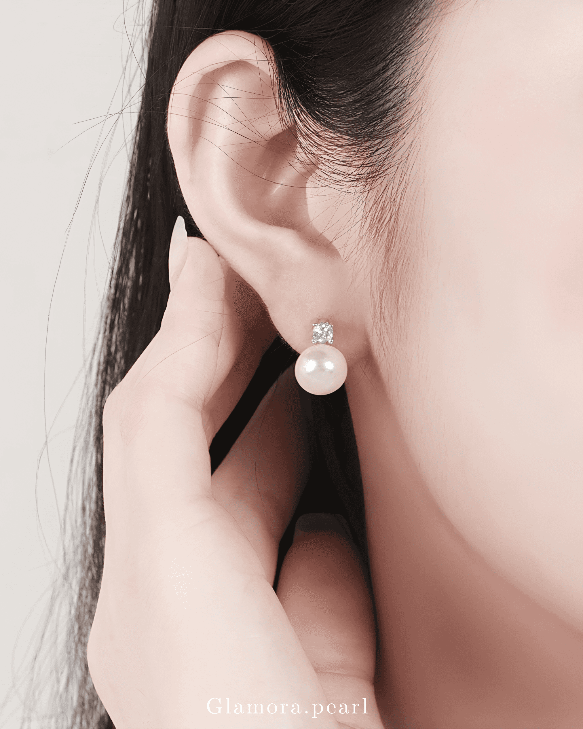 E01 ต่างหูไข่มุกแท้ รุ่นSparkle เพชรสวิสCZ ไข่มุกขนาด8-9มม. ตัวเรือนเงินแท้ S925 — alternate view
